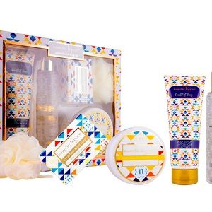 NANETTE LEPORE 5 Pc Gift Set BEAUTIFUL TIMES Luxury Bath and Body Set